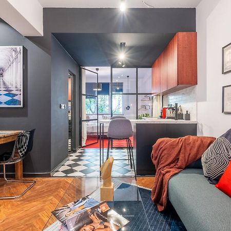 Central Art-Inspired Flat With Private Garage ソフィア エクステリア 写真